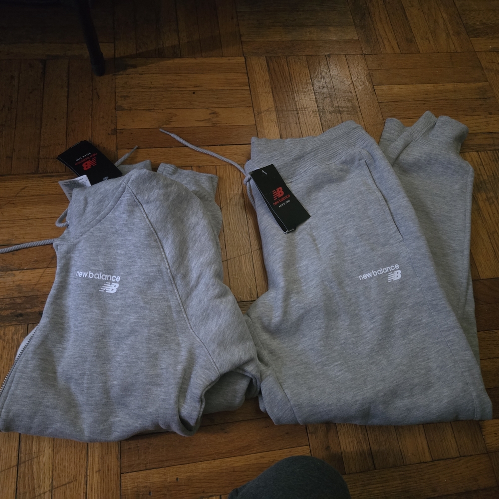 Brand NEW Womens New Balance Heather Gray Hoodie and Joggers Size Medium